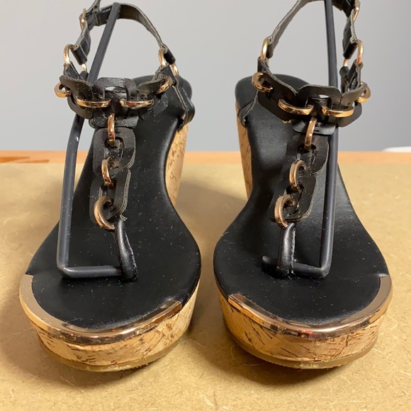 Maurices black/gold open toe heels with corkscrew. Size 8 4” heel - Picture 4 of 11